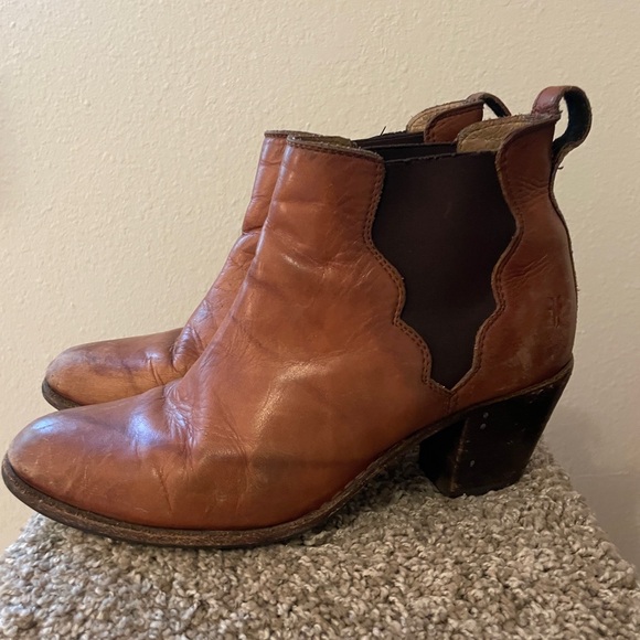 Frye leather Ankle Chelsea Boots - Picture 1 of 7